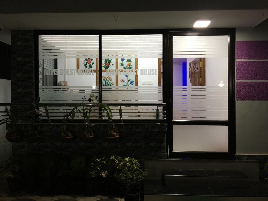 Rams Guest House Near Lulu Mall Thiruvananthapuram Bagian luar foto