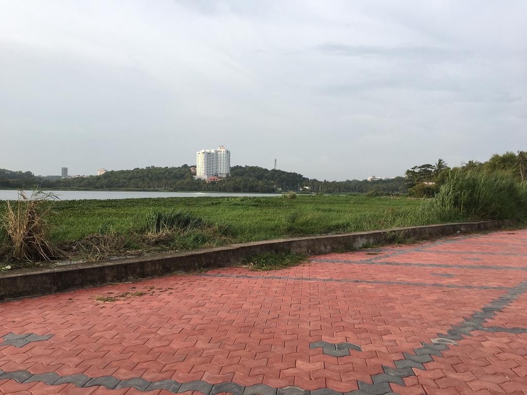 Rams Guest House Near Lulu Mall Thiruvananthapuram Bagian luar foto