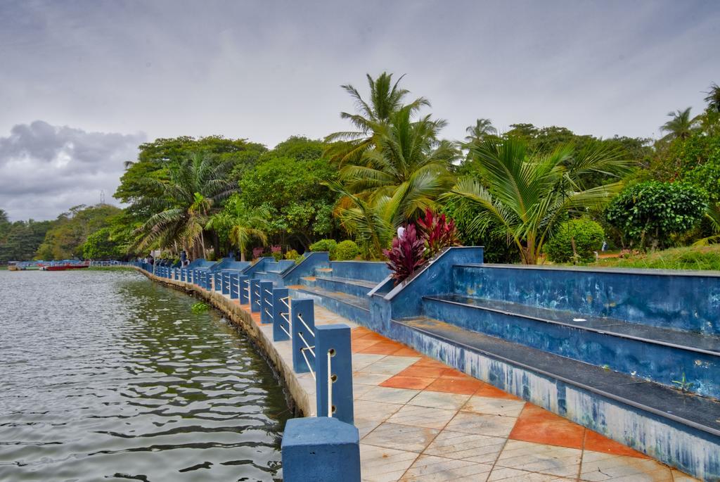 Rams Guest House Near Lulu Mall Thiruvananthapuram Bagian luar foto