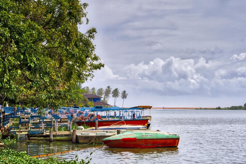 Rams Guest House Near Lulu Mall Thiruvananthapuram Bagian luar foto